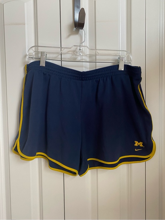 Nike Pants - Nike Women's University of Michigan Dri-Fit Shorts Size XL